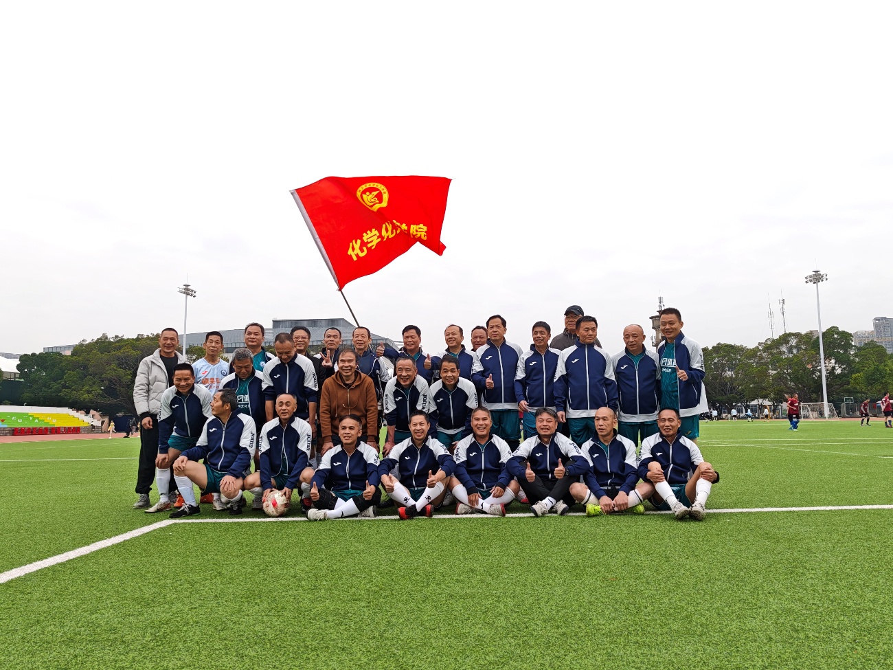 重聚绿茵场，共叙员工情丨英国威廉集团官网员工参加第六届员工足球联赛斩获亚军