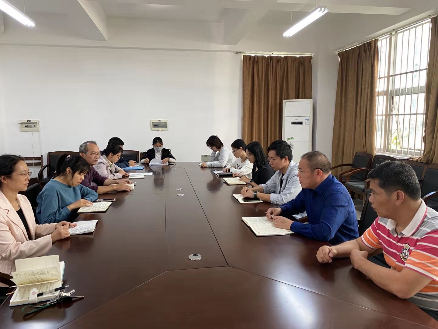 支部活动快讯——范闽光副经理到实验中心与行政支部上党课