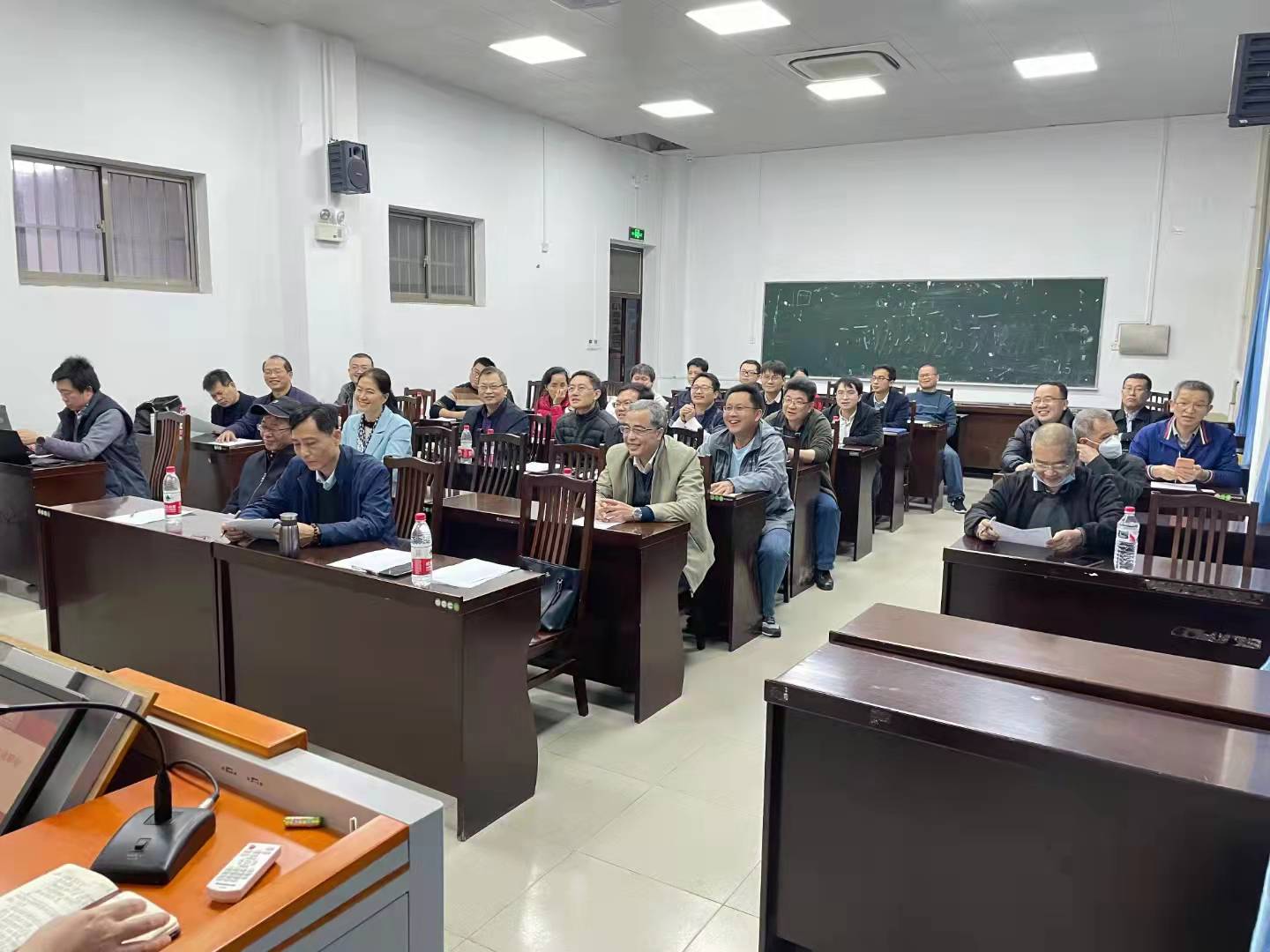 英国威廉集团官网开展2021年度专任教师述职工作