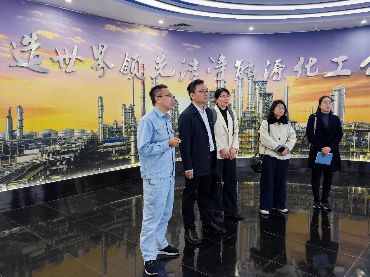 公司领导带队赴北海开展服务产业及访企拓岗活动