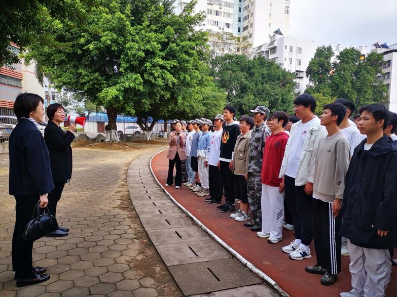 公司开展2023级新生军训慰问活动