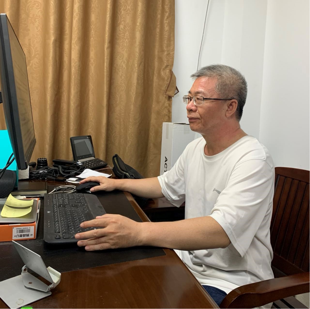 公司林伟英教授入选英国皇家化学会会士